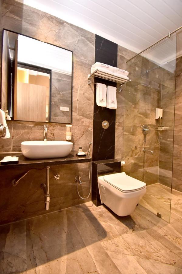Meritas Aura Resort لونافالا المظهر الخارجي الصورة