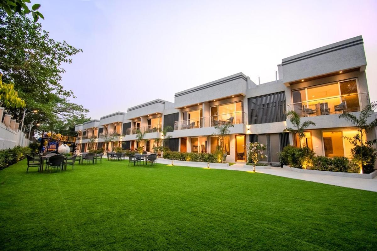 Meritas Aura Resort لونافالا المظهر الخارجي الصورة