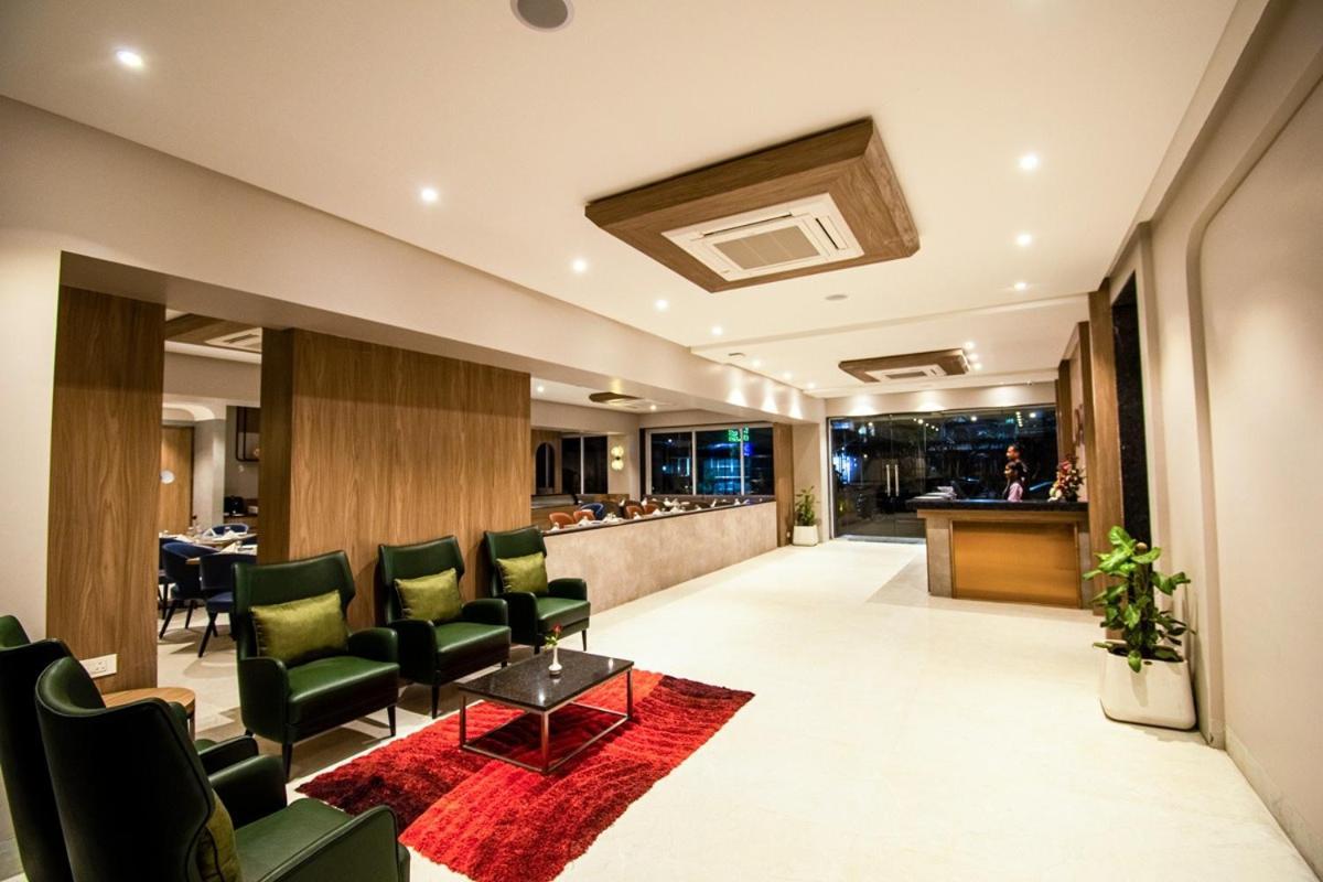 Meritas Aura Resort لونافالا المظهر الخارجي الصورة