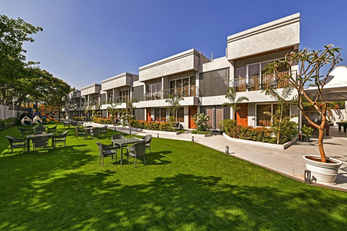 Meritas Aura Resort لونافالا المظهر الخارجي الصورة